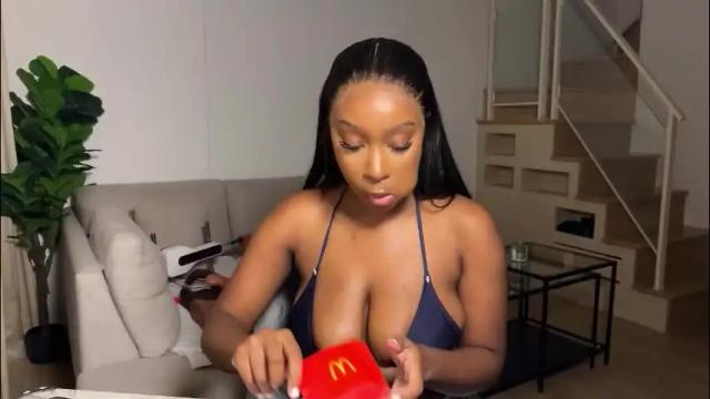 Image 10 of violet6xft Stream on Chaturbate on 2 months ago