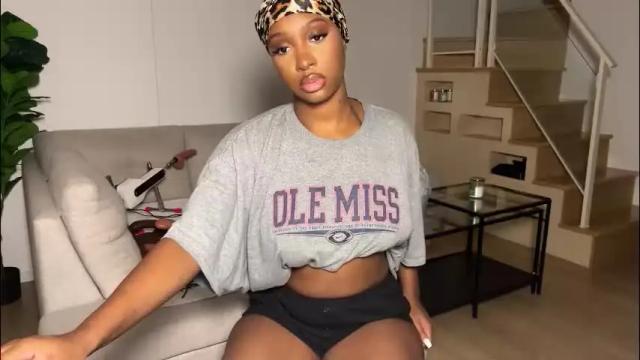 Image 11 of violet6xft Stream on Chaturbate on 1 month ago