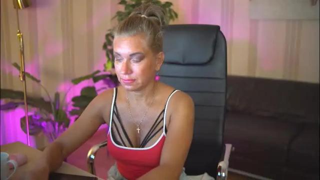 Image 2 of violet_adler Stream on Chaturbate on 2 months ago