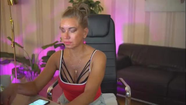 Image 6 of violet_adler Stream on Chaturbate on 2 months ago