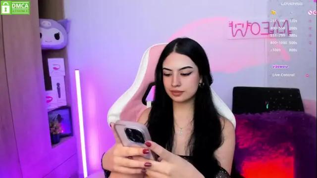 Image 11 of violet_catt Stream on Chaturbate on 1 month ago