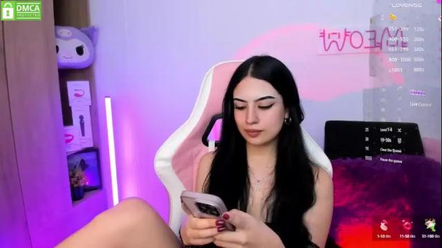 Image 12 of violet_catt Stream on Chaturbate on 1 month ago