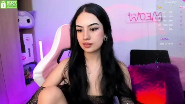 Image 2 of violet_catt Stream on Chaturbate on 1 month ago