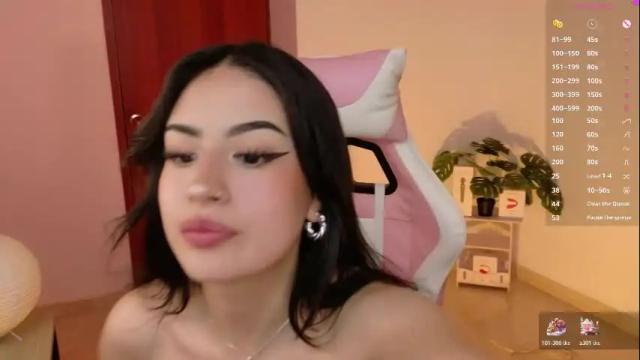 Image 10 of violet_catt Stream on Chaturbate on 1 month ago