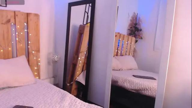 Image 8 of violet_jonesss Stream on Chaturbate on 1 month ago