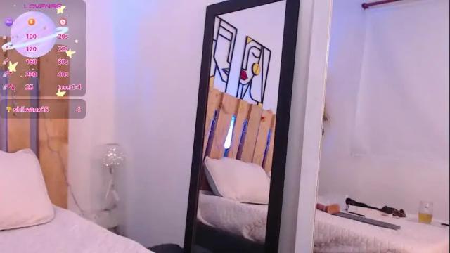 Image 4 of violet_jonesss Stream on Chaturbate on 9 days ago