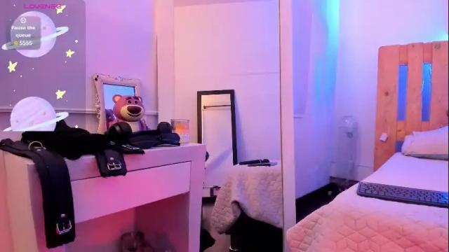 Image 7 of violet_jonesss Stream on Chaturbate on 1 month ago