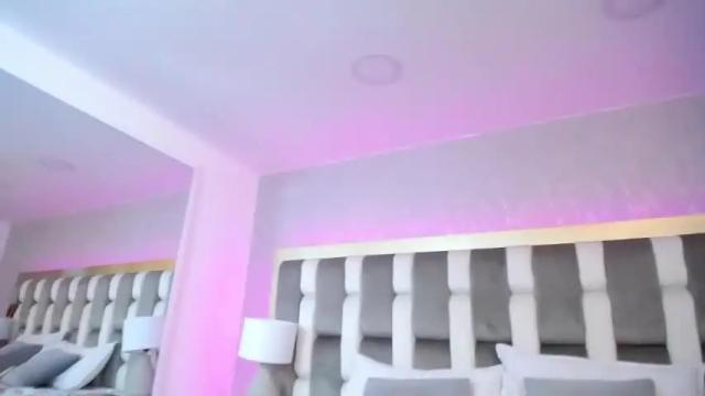 Image 11 of violet_jonnes_ Stream on Chaturbate on 14 months ago