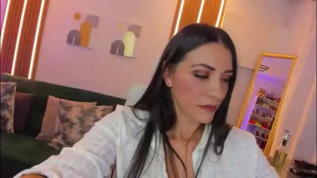 Image 12 of violet_lii Stream on Chaturbate on 15 days ago