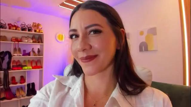 Image 4 of violet_lii Stream on Chaturbate on 15 days ago