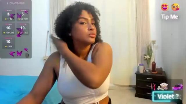 Image 2 of violet_peach29 Stream on Chaturbate on 17 months ago