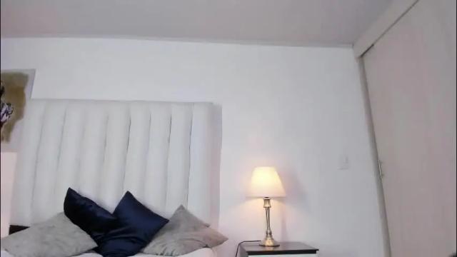 Image 11 of violet_queen2 Stream on Chaturbate on 8 days ago