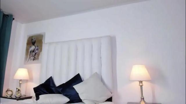 Image 2 of violet_queen2 Stream on Chaturbate on 2 months ago