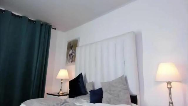 Image 4 of violet_queen2 Stream on Chaturbate on 1 month ago