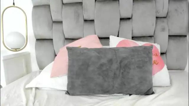 Image 7 of violet_simz Stream on Chaturbate on 4 months ago