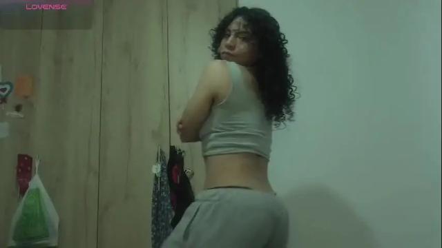 Image 4 of violet_smmithh Stream on Chaturbate on 2 months ago