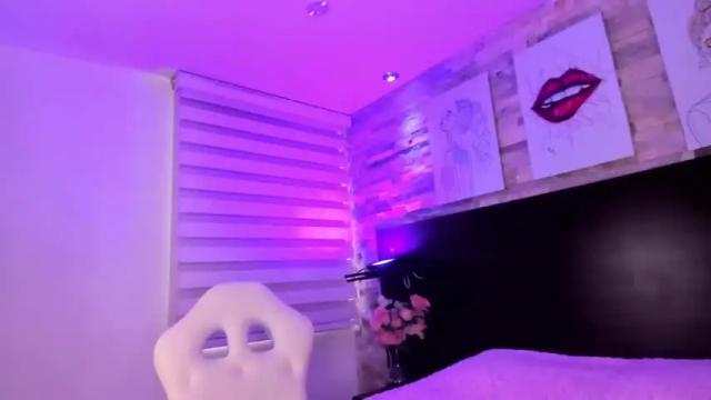 Image 3 of violet_spencer Stream on Chaturbate on 14 months ago