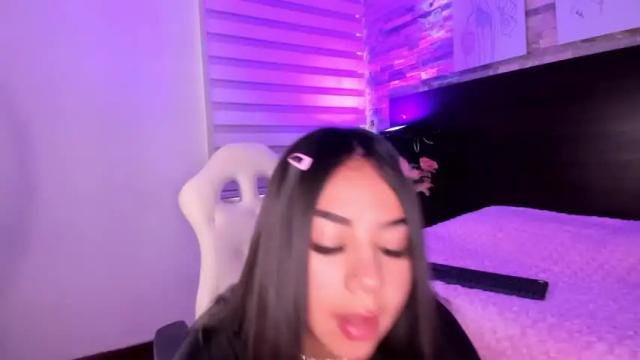 Image 4 of violet_spencer Stream on Chaturbate on 14 months ago