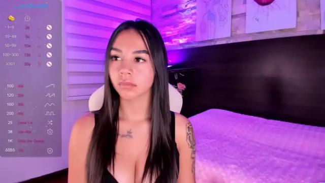 Image 8 of violet_spencer Stream on Chaturbate on 14 months ago