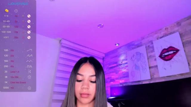 Image 2 of violet_spencer Stream on Chaturbate on 14 months ago