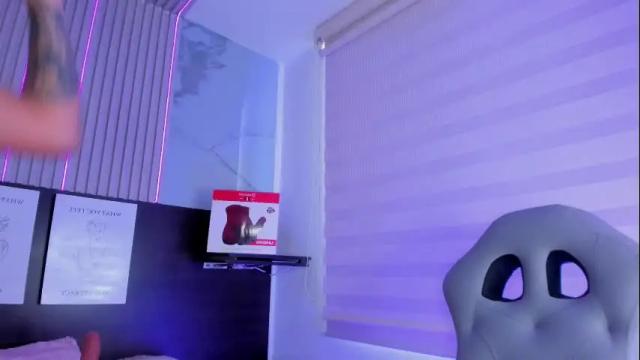 Image 11 of violet_spencer Stream on Chaturbate on 3 months ago