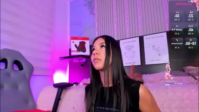 Image 10 of violet_spencer Stream on Chaturbate on 3 days ago