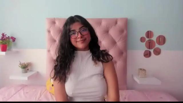 Image 3 of violet_xo_ Stream on Chaturbate on 17 months ago