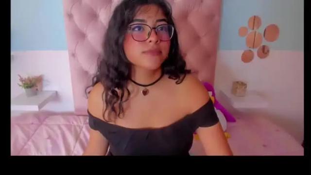 Image 7 of violet_xo_ Stream on Chaturbate on 17 months ago