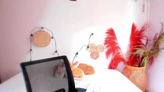 Image 2 of violet_xo_ Stream on Chaturbate on 17 months ago