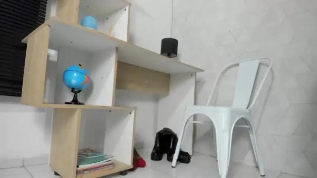 Image 6 of violeta00 Stream on Chaturbate on 23 months ago