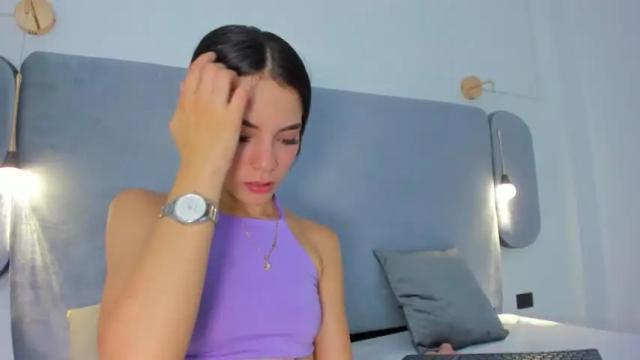 Image 10 of violeta_cass Stream on Chaturbate on 15 months ago