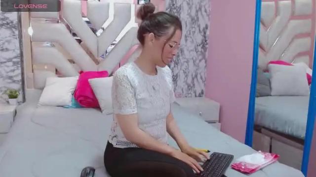 Thumbnail 3, violeta_fs's Stream at Chaturbate, 13 months ago