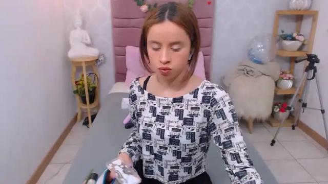 Image 3 of violeta_hernandez_ Stream on Chaturbate on 15 months ago