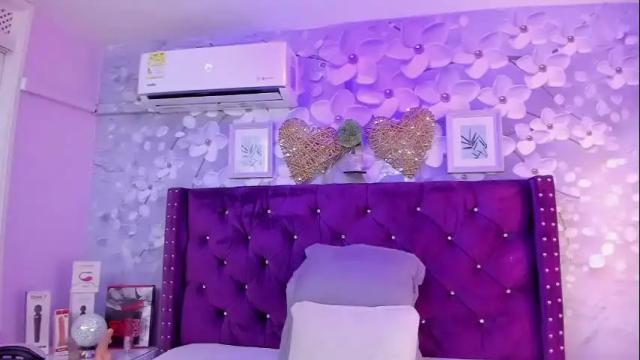 Image 8 of violeta_medina Stream on Chaturbate on 1 month ago