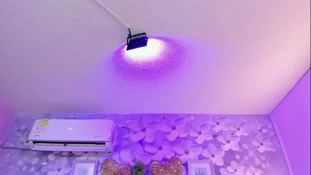 Image 6 of violeta_medina Stream on Chaturbate on 1 month ago