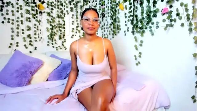 Image 12 of violeta_milleer Stream on Chaturbate on 29 days ago