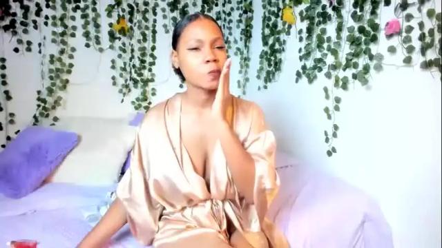 Image 8 of violeta_milleer Stream on Chaturbate on 11 days ago