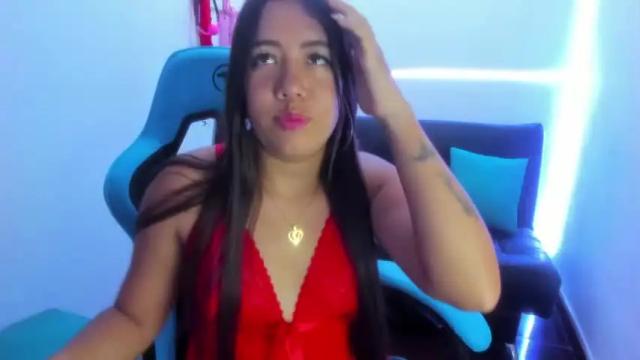 Image 12 of violeta_miller23 Stream on Chaturbate on 17 months ago