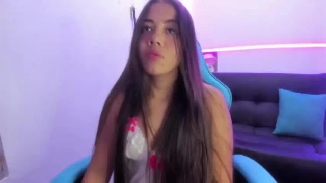 Image 11 of violeta_miller23 Stream on Chaturbate on 16 months ago
