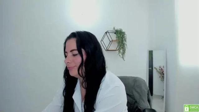 Image 2 of violeta_moonlight Stream on Chaturbate on 13 months ago