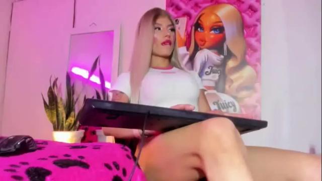 Image 12 of violeta_prince Stream on Chaturbate on 1 month ago