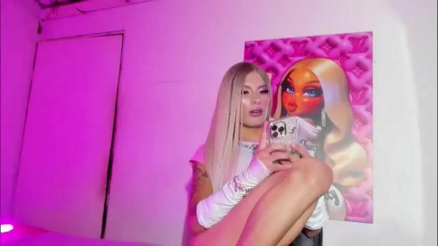 Image 6 of violeta_prince Stream on Chaturbate on 1 month ago