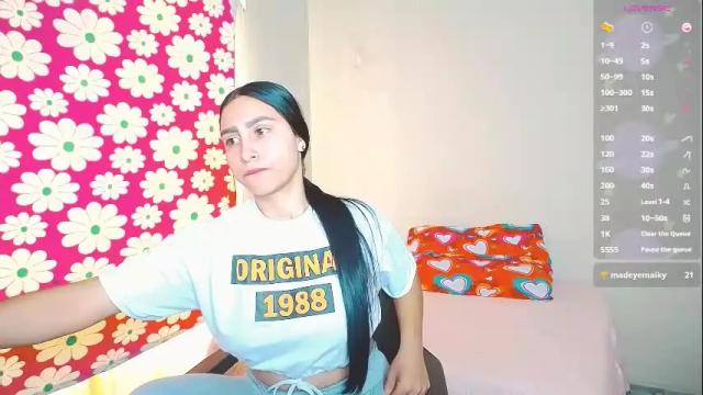 Image 6 of violeta_rouses Stream on Chaturbate on 1 month ago