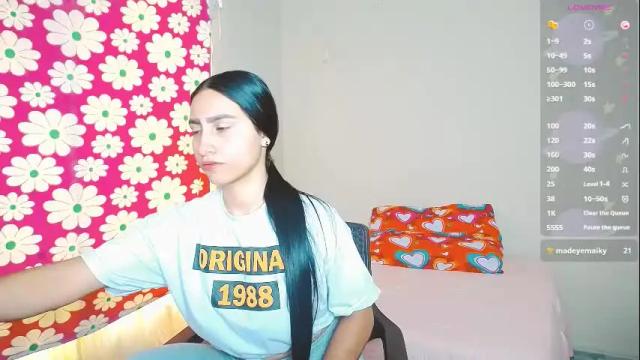 Image 7 of violeta_rouses Stream on Chaturbate on 1 month ago