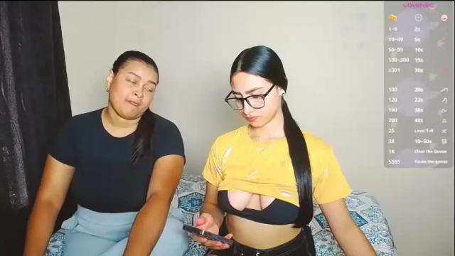 Image 3 of violeta_rouses Stream on Chaturbate on 26 days ago