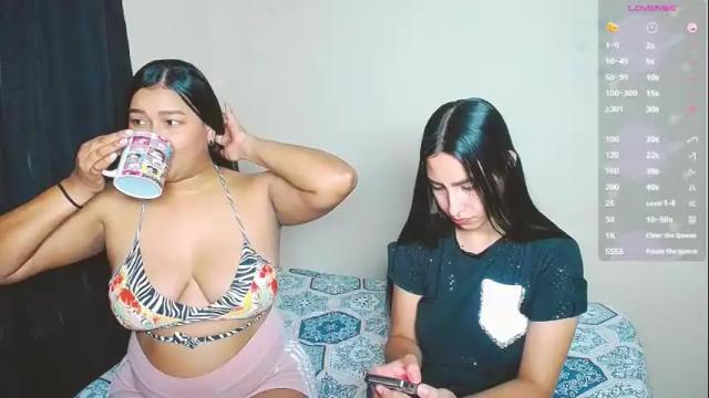 Image 4 of violeta_rouses Stream on Chaturbate on 23 days ago