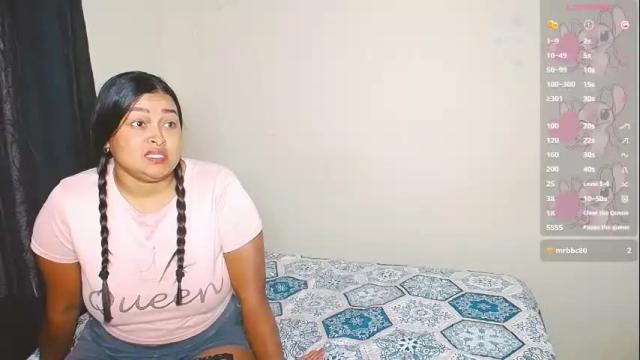 Image 2 of violeta_rouses Stream on Chaturbate on 23 days ago