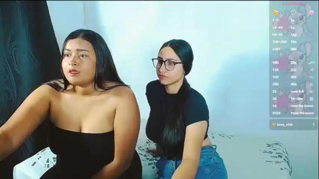 Image 2 of violeta_rouses Stream on Chaturbate on 3 days ago