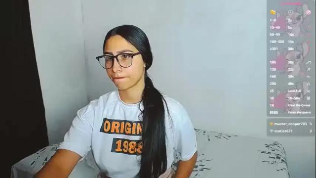 Image 11 of violeta_rouses Stream on Chaturbate on 1 month ago