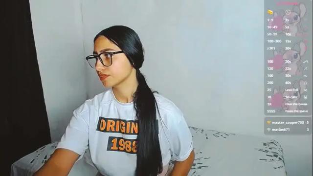 Image 12 of violeta_rouses Stream on Chaturbate on 1 month ago